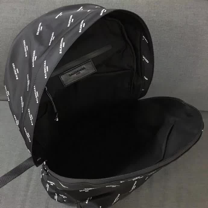 BALENCIAG巴黎世家 雙肩背包 休閒百搭款  BL1083